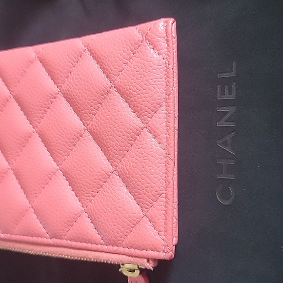 CHANEL Iridescent Caviar Classic Zip Pouch - Picture 7 of 11